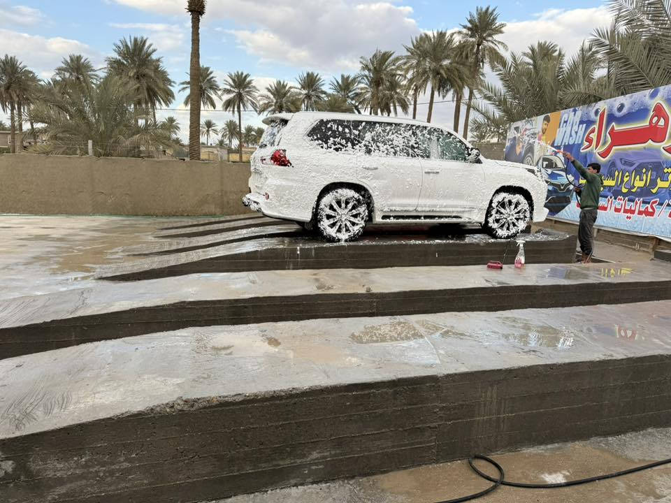 محطة غسل سيارات للبيع 
العنوان بابل حله شارع ١٠٠ 
قرب جسر المشاه 
تحتوي على
١.رمبات غسل عدد ٣ 
٢.مضخات غسل ١٠ حصان عدد ٢
٣.ماطور هواء عدد ١ حجم كبير 
٤. مولده ٤٥ كيفي 
٥. خزان ماء ٥٠٠٠ لتر 
٦.كرفان كبير 
٧.محل لتبديل الزيوت جام وسندويج 
السعر ١٣ مليون 
للتواصل ***********
