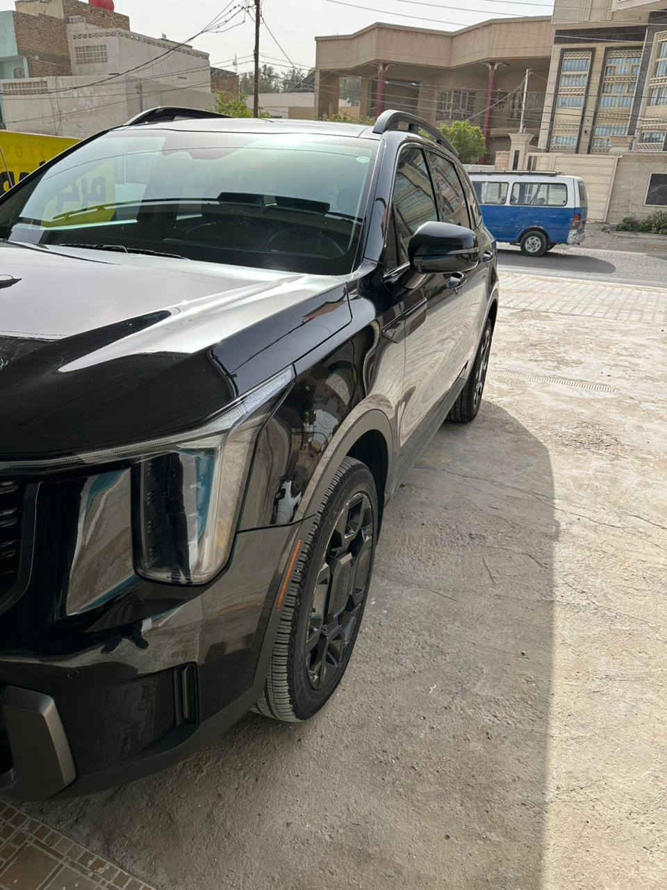 السلام عليكم 
سورنتو 2025 LineX
ماشيه17 مايل
حجم المحرك :  2.5
عدد الاسطوانات : ٤ سلندر 
اللون : أسود

الإضافات :  
بانوراما 
هاند بريك بصمة 
صندوق كهرباء 
رادار أمامي 
حساسات أمامية 
تشغيل عن بعد  
بصمة تشغيل 
كراسي كهرباء 
صندوق خلفي كهرباء ⚡️
تحديد مسرب 
تدفئة كراسي 🔥
تدفئة ستيرنك 🔥
نقطة عمياء 👨‍🦯
إضاءة LED💡
ويل كب  🛞
شاشة تحكم لمس📺
اندرويد اوتو🤖
ابل كار بلاي🍏
خرائط 🗺️🧭
دخول ذكي🚪
بدون رقم منفيس باسمي 
والعديد من الاضافات المميزة 
للاستفسار الاتصال على الرقم 
***********
***********
