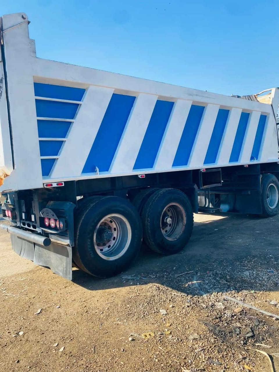 للبيع عربه مايلر قلاب طوله 7.25 شاصي 14دناكير 16مكفوله كفاله عامه تايرات فوك النص عمر كامله كبل الشغل مكان العربه واسط الصويرة الاستفسار ***********
