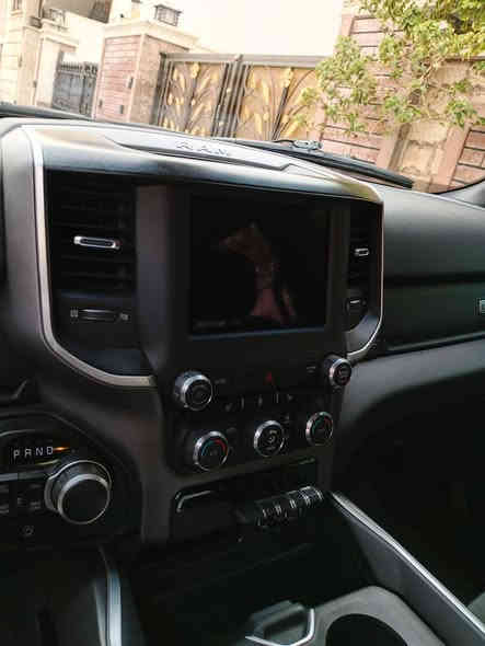 ألسلام عليكم 
رام موديل 21 بك هورن محرك 5700  4×4
السيارة ضررها موضح بلصور وجميع الايرباكات سليمة واني مستوردها رقم اربيل بأسمي السيارة بصمة مري شفط بدلات كهرباء حساس امامي خلفي بصمة تشغيل وباقي المواصفات السعر( 290 $) نهائي للاستفسار  ***********
