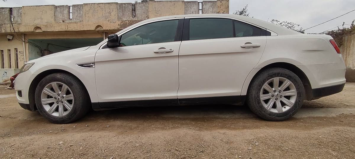 السلام عليكم 
فورد تورس SEL
موديل 2011 
السعر 100$
للاتصال ***********
السونار مرفق
