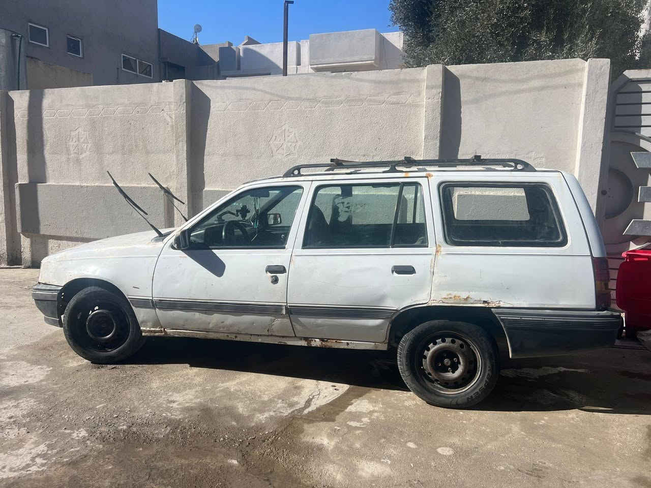 السلام عليكم 

اخواني اوبل كاديت استيشن فحص نينوى شرط الوكالة والتحويل محرك كير شرط كهربائيات شغاله سياره مال بيت مال شغل فول السعر 17 وبيها مجال للطيبين
العنوان موصل الجانب الأيمن للتواصل الاتصال على الرقم ***********

ملاحظه ترهم مراوس حسب القناعه
