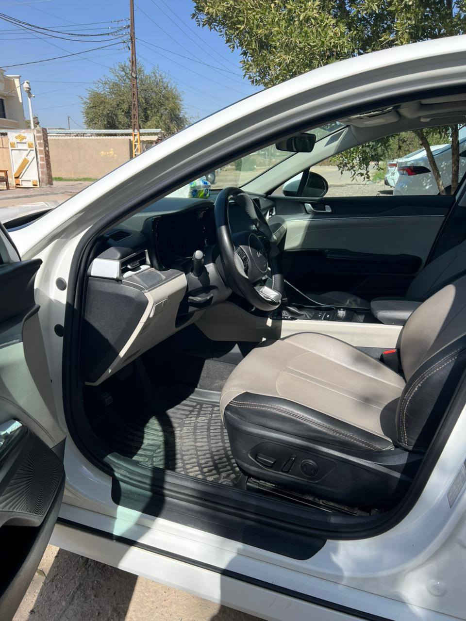 السلام عليكم كي فايف خليجي موديل 23 ماشيه 68 مكفول كفاله عامه فول اعلا فئه بسمي رقم بغداد جديد السعر 215 بيها مجال بسيط مكان السياره بغداد الدوره الاتصال على الرقم ***********
