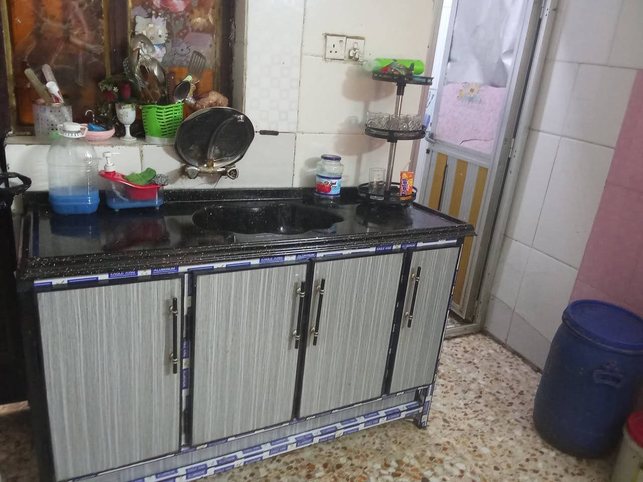 كاونتر مستخدم اخو الجديد سعر مناسب *********** عنوان مدينه الصدر
