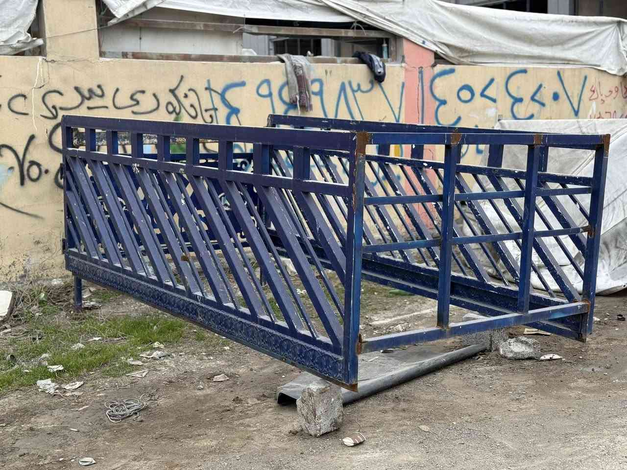 چەمچەی کیا 4000 بۆ فرۆشتن 
سعری ٢٥٠ هەزار 
شوێن هەولێر 
***********
