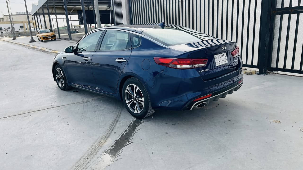 .
تحيه طيبه…❤️
سياره للبيع نوع كيا اوبتما 
موديل ٢٠١٧ 
رقم بغداد حره تحويل مباشر مشروع وطني 
لون نيلي 
.
وارد امريكي حادثها جاملغ وبنيد والجاملغ. الثاني بي شبر ومصبوغ يعني ٣ قطع صبغ فقط وتفحص سونار 
.
فول مواصفات للاخير عدا البانوراما 
مواصفات SX 
بصمه تشغيل + ابواب 
شاشه كبيره + كامره دواره 
كشنات جلد 
كشنات تدفئه 
ستيرن حرف D سبورت 
تدفيه بالستيرن 
لايت زنون بلادي ومتحرك ويه اتجاه الستيرن 
بك لايت لد 
تبريد امامي وخلفي 
تخم تاير وتخم ويل كروم 
ماشيه ٩٠ الف فقط حقيقي 
وبعد هواي مواصفات 
وسعرها ١٢٠ وبيها مجال بسيط بعد المعاينه 
ومكانه بالكوت مركز المدينه 
وهذا رقمي ***********
