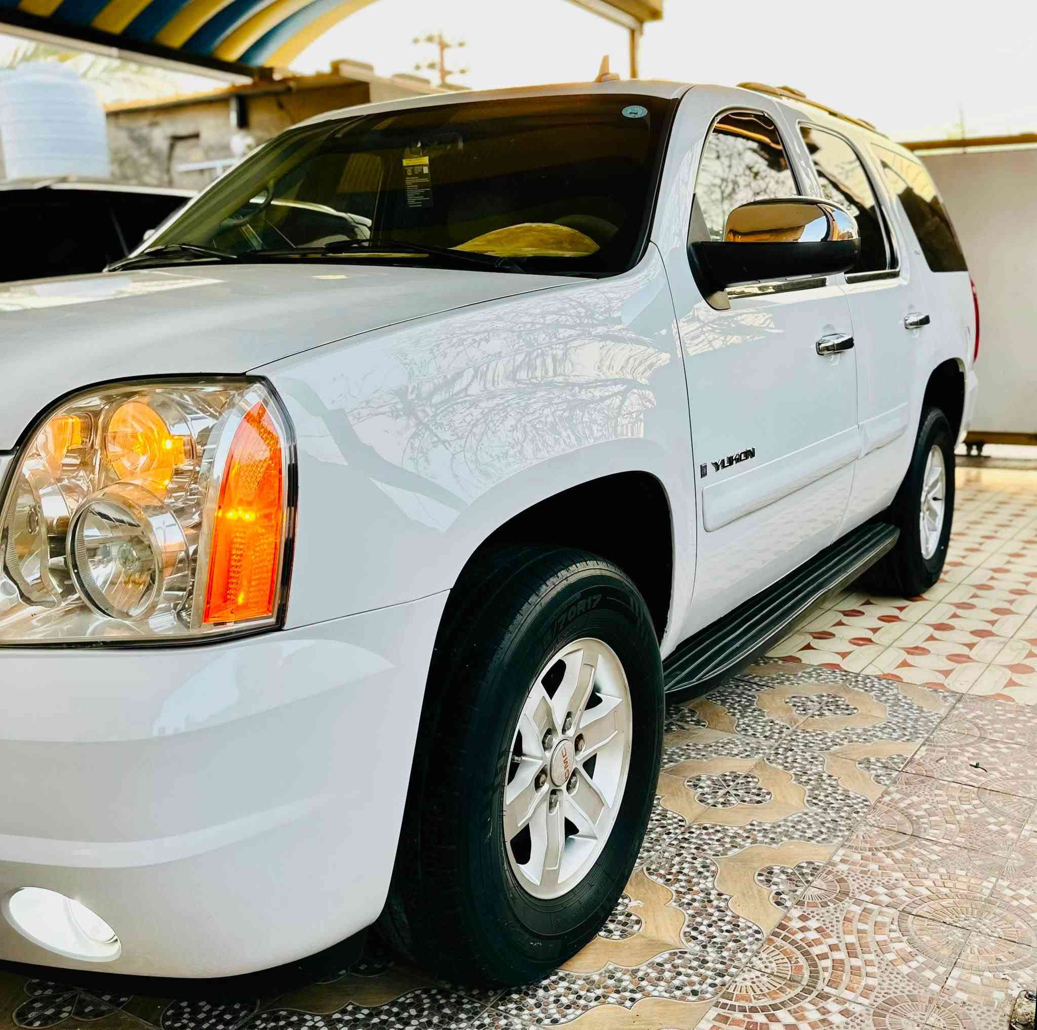 سلام عليكم 
يوكن جمسي ابتر خليجي مديل 2007 
رقم اربيل جديد تحويل او وكاله 
فول مواصفات
فتحه سقف 
تشغيل عن بعد
كامره خلفيه
كشنات جلد +كهربائيه
مكينه 5300 V8
تخم تاير 
مكينه كير حداده كله حديد ماتخلي على الف 
جاهزه من كلشي 
(بيها صبغ ارباع أبواب فقط بدون ضربه بدون اي شي وباقي مكفول من صبغ وفتح)
سعر ///(190 بيها مجال قليل بيع او مراوس حسب قناعه بدون كسران بل سعر كلشي موجود بل سوك)
مكان سياره /// البصره قضاء المدينه
رقم هاتف / *********** اتصال 
واتساب //***********
