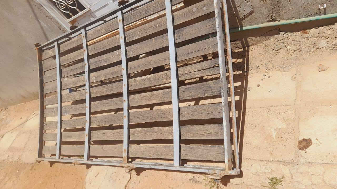 السلام عليكم سوبايه استانا ام الجف عشره شطح  للبيع وشباج استانا بعده بلكارتونته مامشدود وكير يفلت بيه الثاني وثالث  مراوح تبريد ثنين مكاني القاسم
السوبايه 110
الكير 150
راديتر تبريد 30
الشباج 65
المراوح تبريد ثنين الوحده 20
وبيهن مجال قليل لا تحرجني ولا احرجك 
***********
