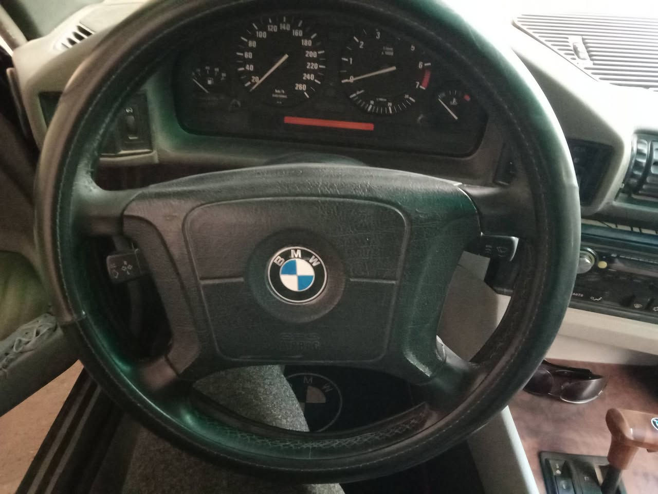 للبيع سياره بي ام دبليو موديل ١٩٩٥ محرك ٦ سلندر ٥٢٥ مسكر عدل لون نيلي  تخم تاير وصدر نظيف دبل كمبيوتر وتبريد شغال ثلج السيارة بأسمي وتحويل مباشر رقم بغداد الغزاليه مكان السياره في الحله السعر ٧٧$  للمعلومات الاتصال...
***********
