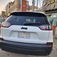 جيب شيروكي بزون موديل 21  مواصفات 🔥 1-تحكم استيرن  2-كشنات جلد  3-تدفئ...