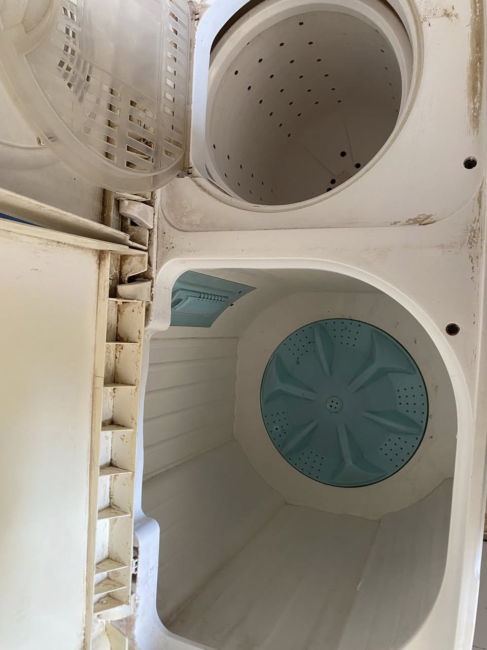 غساله نضيفه شغاله عل فحص سعرها٧٠وبيها مجال العنوان الديوانيه بدايه شارع سالم
***********
