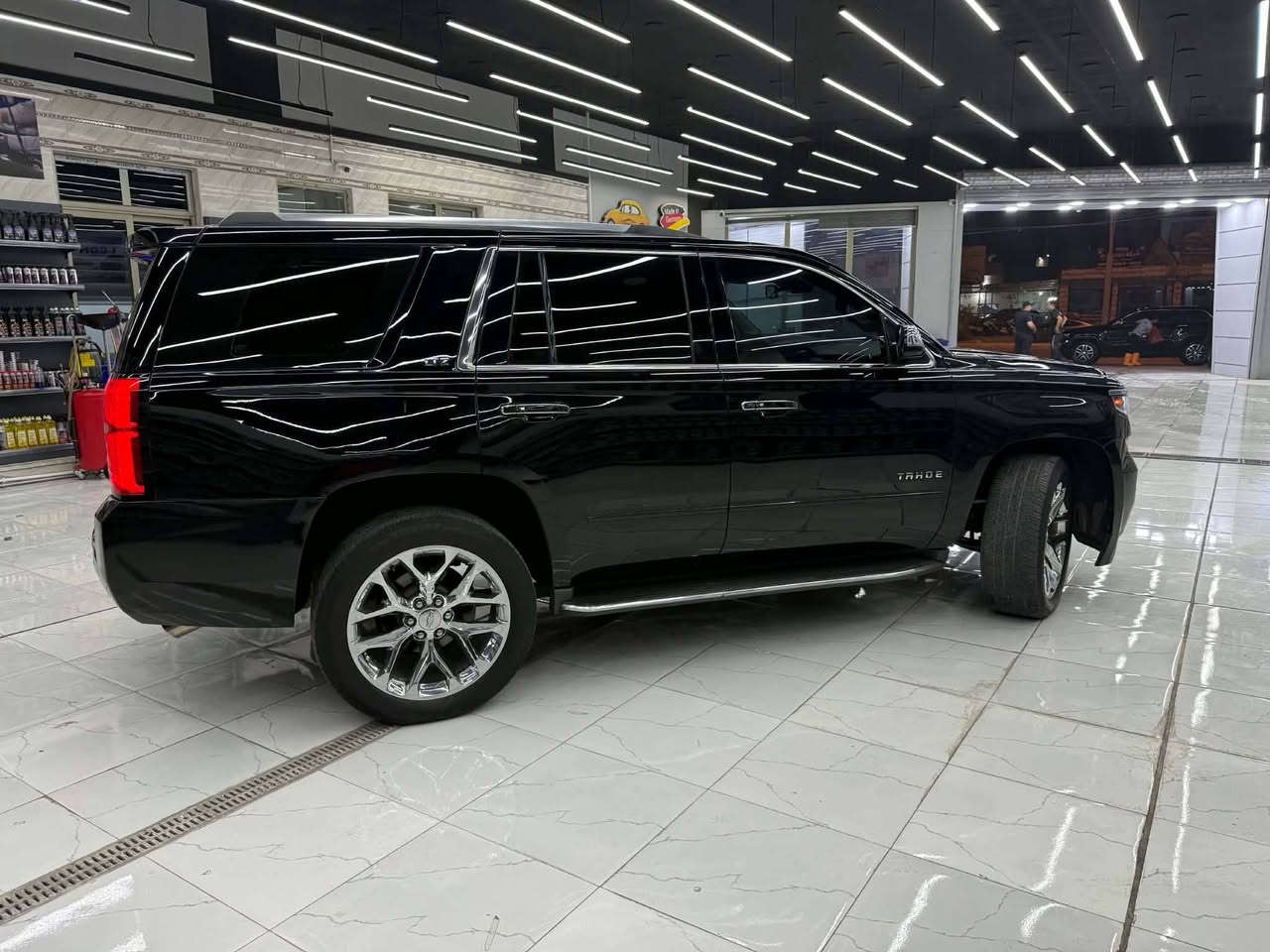 تاهو موديل 15 جديده اعلى شي LTZ خليجي فول مواصفات قاصه داخل قرميطي كشنات تبريد تدفئه كهرباء جنطه شفط شاشه بل القماره سستم سماعات علامه ضوء القمر رقم سليمانيه بسمي وهوايه مواصفات بيه بعد ماشيه 200 والسياره جديده بيه جوه قبق البانزين شبر صبغ اني مسويه عندي صوره وشبر بارد الجاملق  الخلفي مكاني الانبار السعر 320 وبيه مجال بصيط نفس نضافته ومواصفات ماكو هيج سعر ***********
