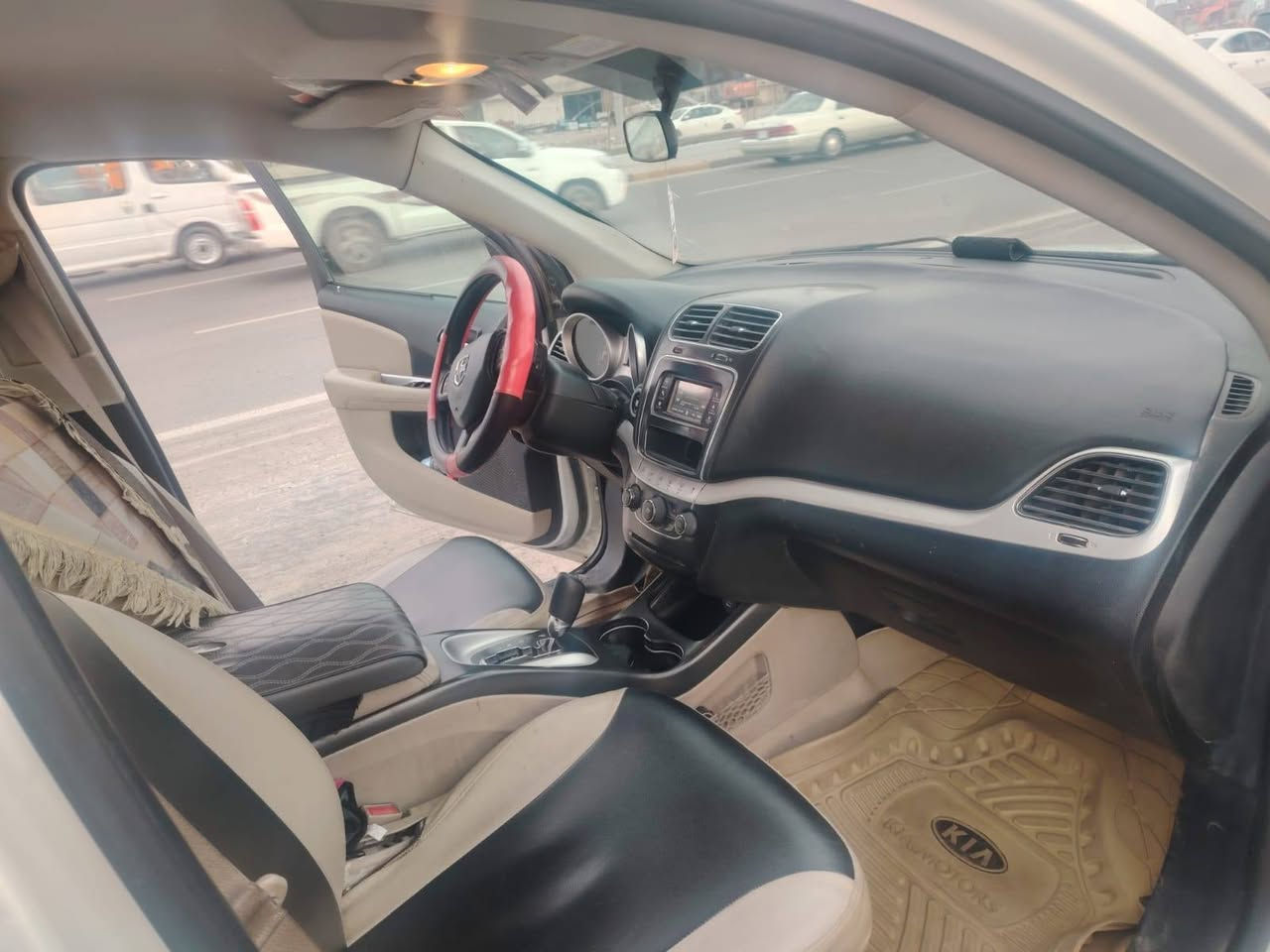 السلام عليكم سياره جورني مديل 2018  مكفوله من تبديل وصبغ وهاذا حادثه انه مكلف بل نشر اتصل علا الرقم ***********
