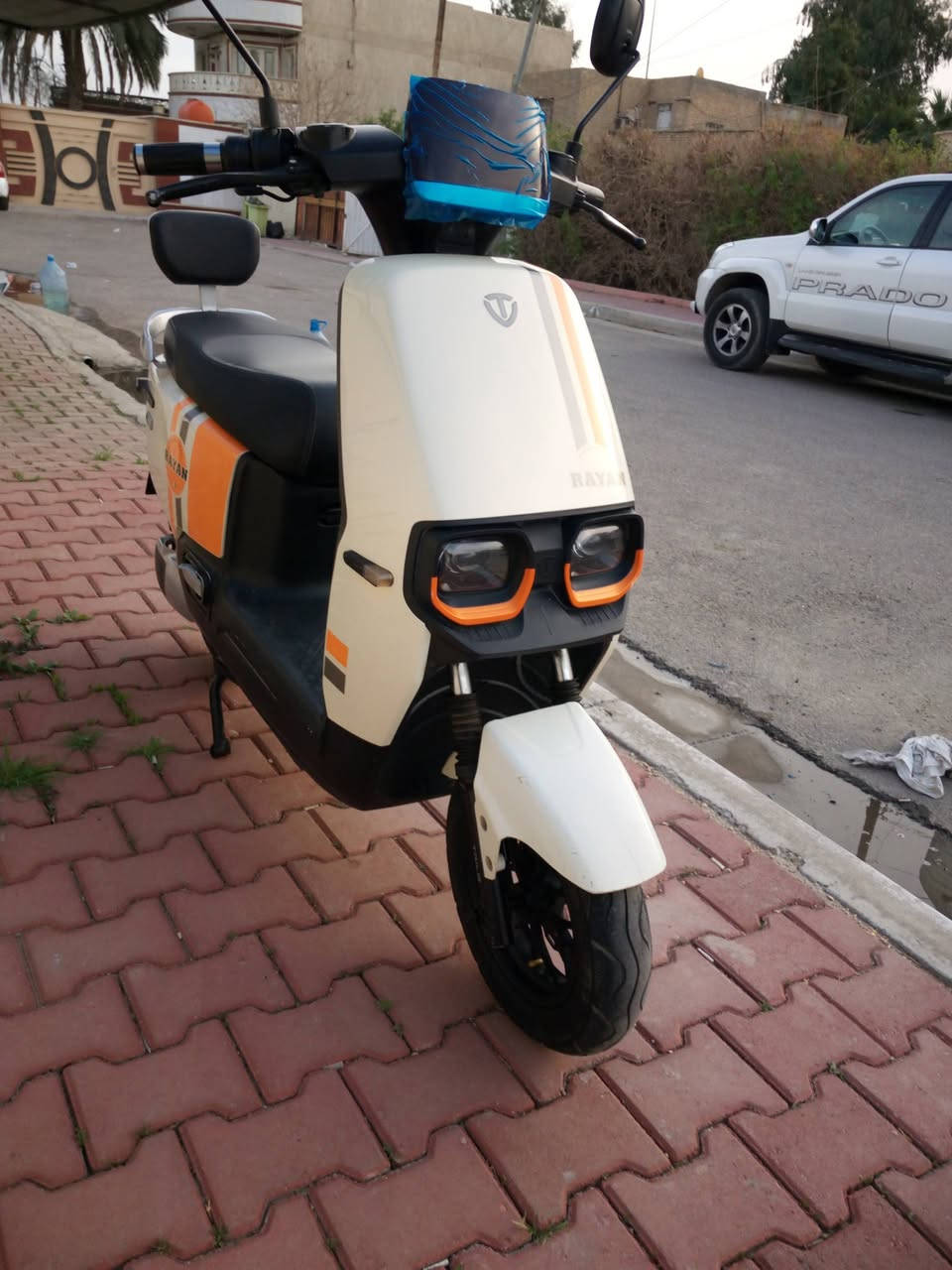 ريان ام عيون للبيع موديل ٢٥وصلها موجود اقل شهرين جاهزه من كلشي كفاله من كلشي عده شخط بسيط مماثر أصلن بطاريات ها جدد مالتها بلادي مكاني بغداد قرب قناه العراقيه سعرها ٧٢٥وبيها مجال رقمي *********** غير متواجد على فيس للبيع فقط موجود وتساب
