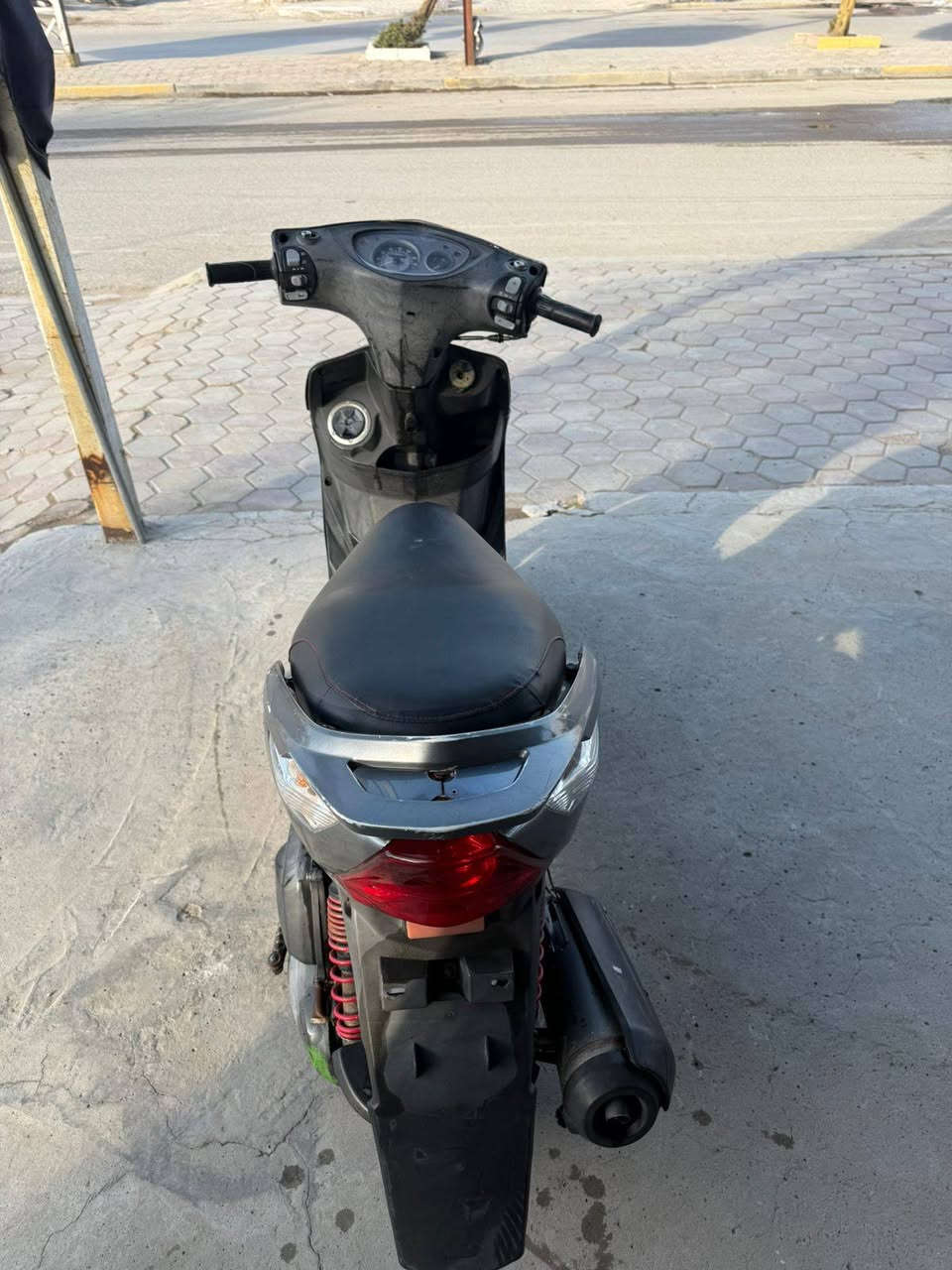 سلام عليكم دراجة ثعلب للبيع نقص بس لاستيك ولف ولباقي كلشي مابيهة السعر 550 وبيهة مجال قليل حك ‏‪***********‬‏الجية مكاني بغداد الشعلة
