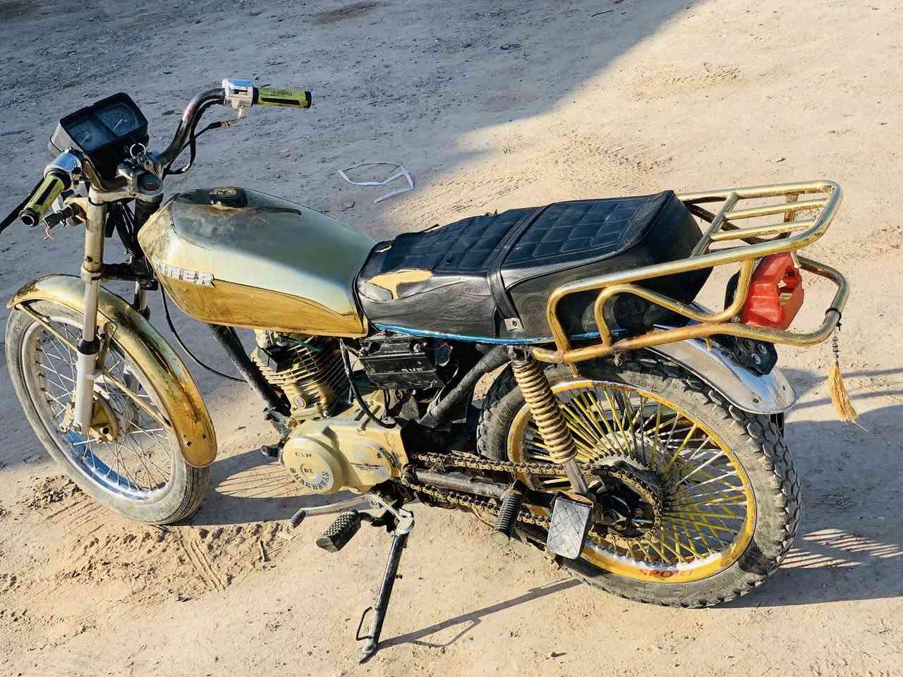 السلام عليكم دراجه للبيع موديل 2019 مفتوح مرهه وحده مبدل فقط ولفات ماطور شرط لاصرف ولانفخ كهربائيات شغاله دبلات جديدات كلشي شغال  ماطور نشاطه خير من الله الــــسٰــــعــــــر275 وبي مجاال.
***********
***********
