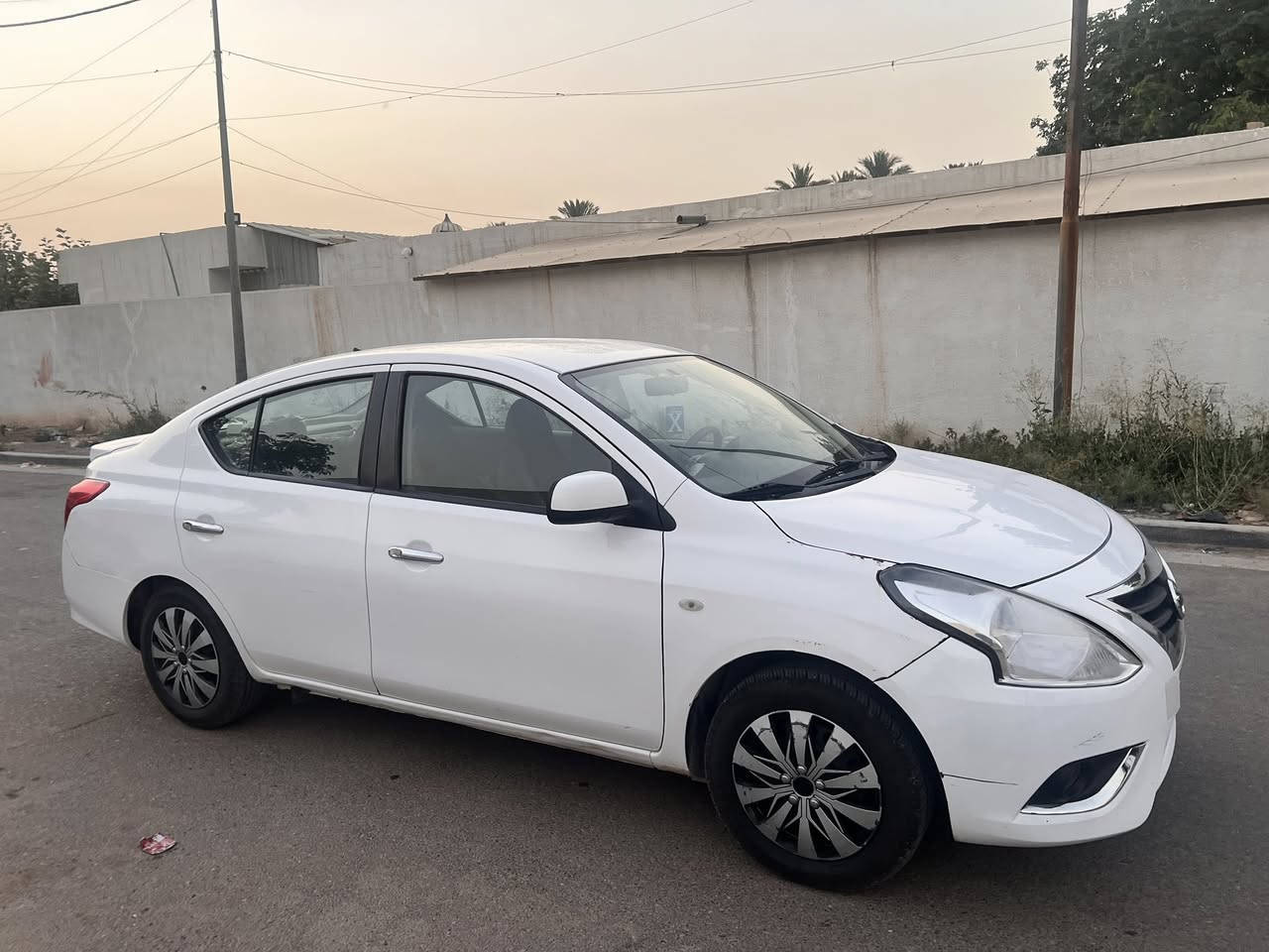 نيسان سني 2022 رقم  اربيل. هندي
سيارة مكفولة 
بيه بارد شخوط 
وبيه جزء من صندوق صبغ سوناره بالصور
ماشية 160 km
موجودة بغداد بالقرب من الراشدية (جديدة الشط)
*********** 
بسعر 115 وبيه مجال للشراي فقط
