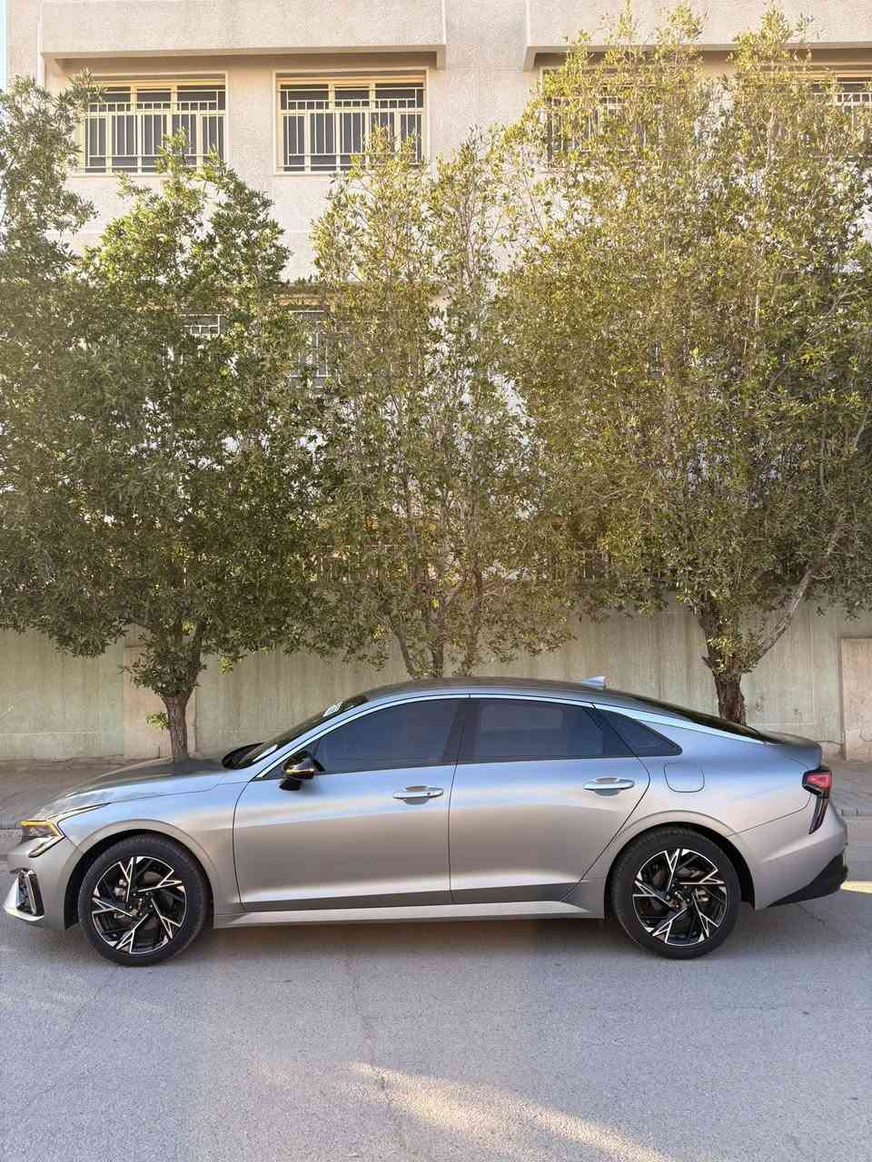 يابه الجمال كله هنا 🔥🔥
كي فايف 2025 
فول مواصفات عدا البانوراما 🔥
حساسات اماميه وخلفية
رادار امامي وخلفي
لايت زينون ٣ عدسات 
لونها مات يخبل 🔥
ماشيه ٢٠ الف فقط 
فئة gt-line 
رادارات جانبيه 
هاندبريك كهرباء 
مقاعد تدفئة
داخل جلد
كراسي كهرباء 
شاشة متصلة
بك لايت LED 
حادثها بسيط كلش وموضح بالصور
قطعتين فقط بيها 
سياره تخبل وجديد كلش
محرك ٢٥٠٠ تنفس طبيعي 
كير ٨ نمر
وضعيات قيادة 
وغيرها من المواصفات المعروفه 
مكانها بغداد
السعر 220 وبيها مجال 🔥
***********
