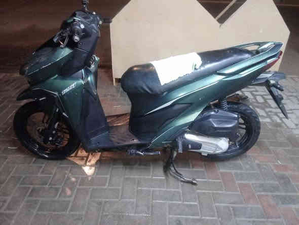 دراجه هوندا ياباني نظيفه السعر ٦٠٠ الف الشراي يتصل هذا رقمي ***********
