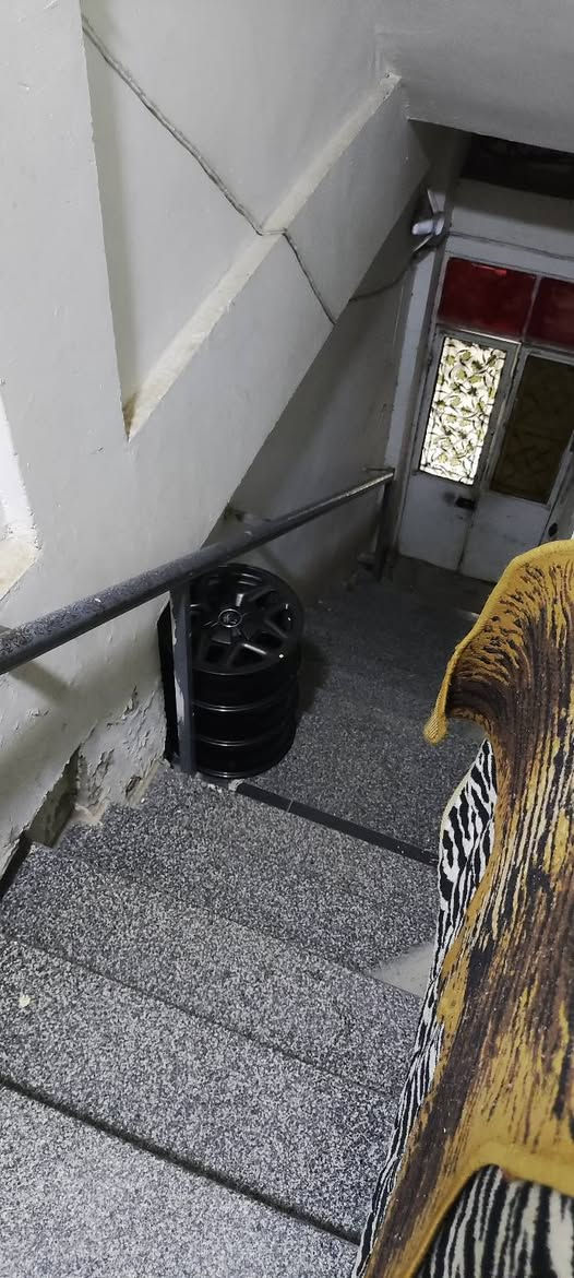 سلام عليكم عندي تخم ويل جديد BYD حجم 16 بيع مفرد عادي مكاني مدينه الصدر قطاع 56 تلفون ***********
