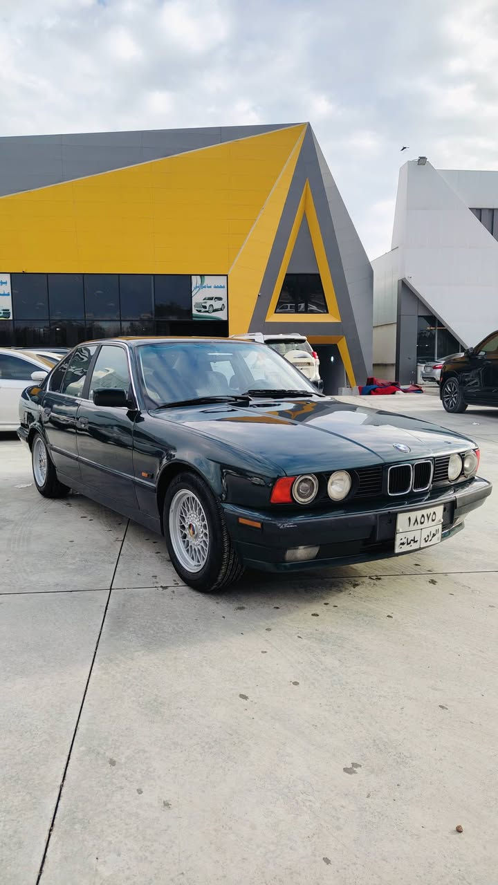 بئیم 525 مۆدیل1992بێ لیدراوە بی سارد تازە بۆیاخە سە یاریە کی زۆر جوانە سلایتە مکینە و گێری تبریتو تە تفیەە
چوار تایە ویلی لۆکە  بشە رت تحویل خرامە بشە رت
...سعر 60 معاملە
 شوین کلار ::ژم***********
