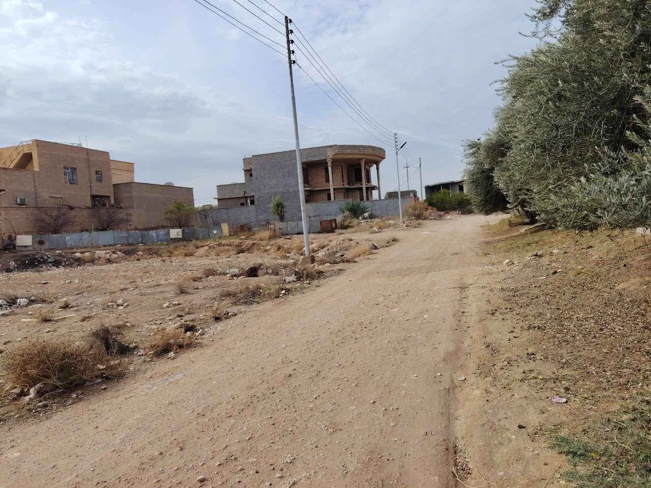 قطعة أرض للبيع طابو صرف ركن في الوسطى قرب جامع عبد العزيز
مساحة القطعة/300متر
السعر/27مليون وبيه مجال 
عنوان المكتب الانبار/حديثة/حي العسكري/ مقابل أسواق علي نصيف للاستفسار الاتصال على الرقم 
***********
