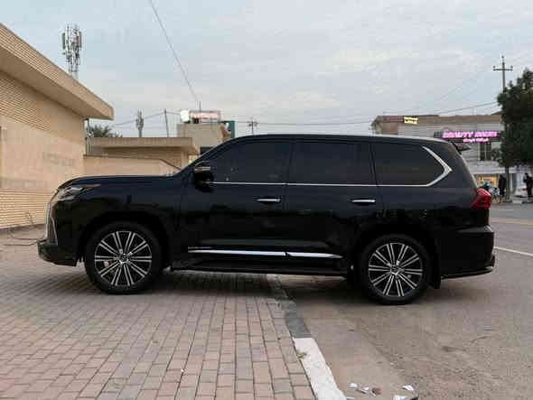 السلام عليكم
للبيع LEXUS, LX570.S خليجي بريم موديل 19 فول الفول ومكفول من الدعاميه للدعاميه ماشيه 74 الف كم فقط وقابل للزياده رقم بغداد بسمي تحويل مباشر المواصفات داخل قرميدي كشنات كهرباء تدفئه تبريد كشنات داتا شو كشنات خزن خمس كامرات محيطيه 360 درجه  رادارات خلفيه واماميه وجانبيه نضام ترحيب بردات فتحه. جكات  وبعد معروفه مواصفات الكسز السياره علئ وضع الشركه وكلشي بيهة مكفول كير مكينه حداديه دواخل كلهن مكفولات للاستفسار *********** السعر 740$ وبيهة مجال حك الجيه وماكو هيج سعر بهل جده والموديل مكان السياره كربلاء،
