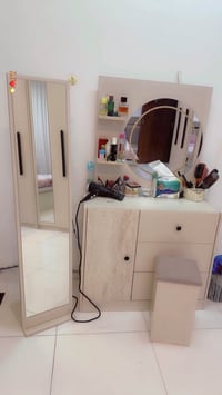 غرفه  نوم ٧قطع نضيفه مصار ٣تشهرً من اخذته سعره ٦٥٠شراي يتصل 0772329991...