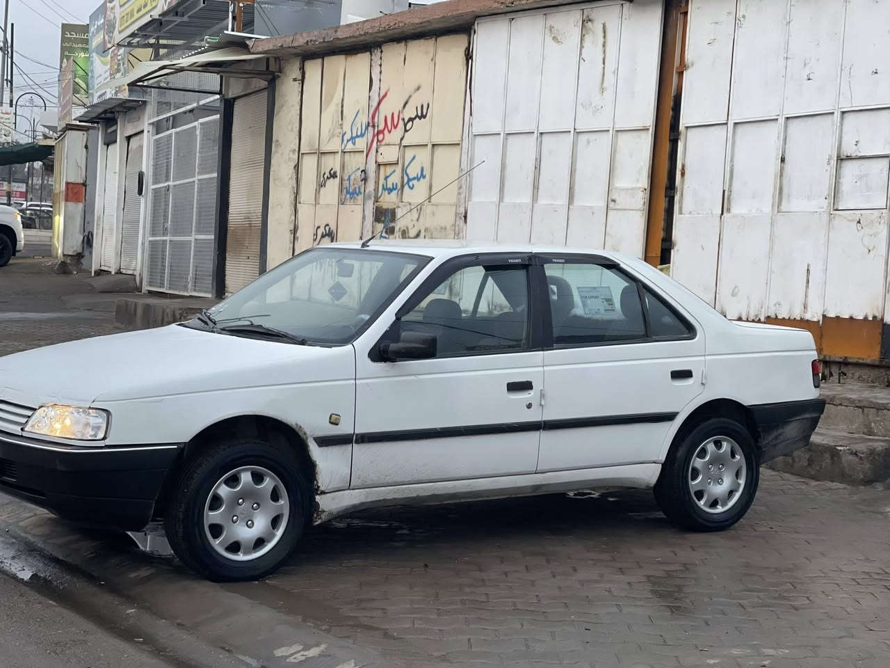 سلام عليكم عندي بيجو ئيراني  رقم أربيل 2020 منتهي دةفةتر بنزين بي كير محرك شرط مابي شي شرط تحويل  30 بيمجال رةقم بوبايل***********
