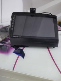 شاشه معه كامره للبيع اصليه ترهم لكل سيارات  07740470377