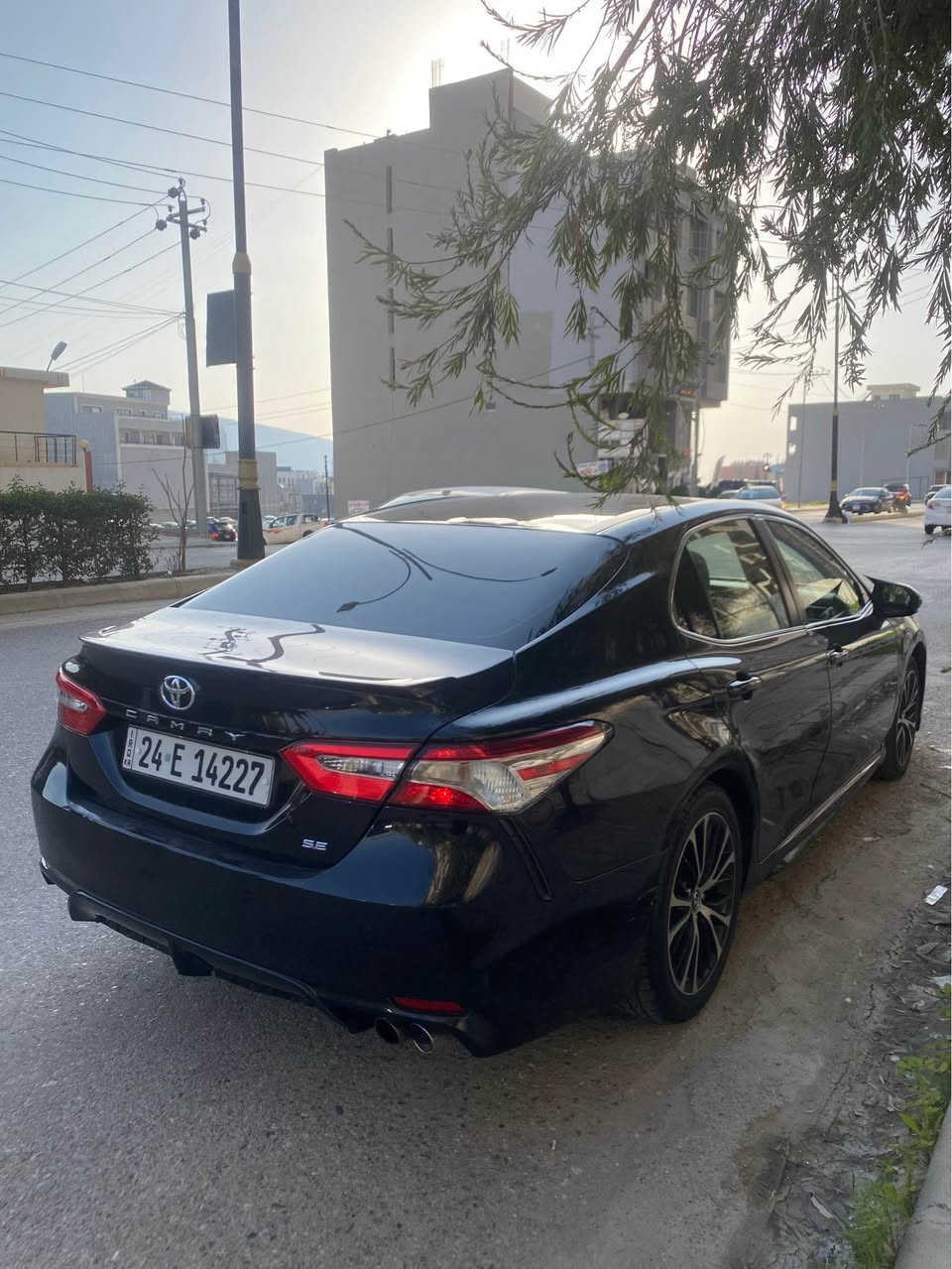 تويوتا كامري ٢٠١٨ سبورت se كشنات جلد شفتات استيرن رقم وسنويه وهزة جديد ماشيه ٩٠ ميل بيها نص بوند صبغ بدون دواخل   ***********.   *********** دهوك, العراق
