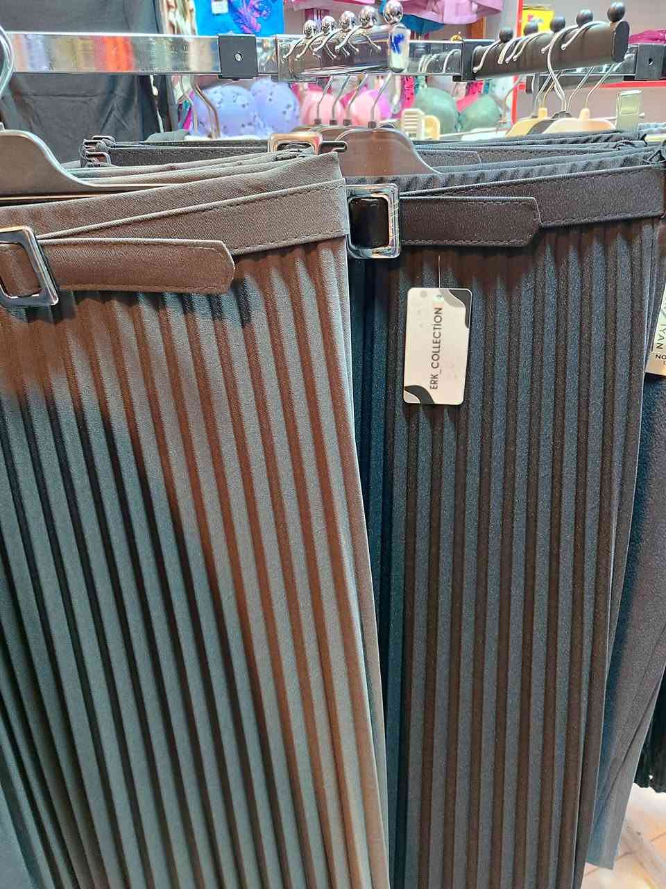 السلام عليكم 
محل ملابس نسائية وأطفال 
جاهز من كلشي
بضاعه حلوه عليه رجل 
العنوان بداية شارع الجنابات من جهة السوك خلف مطعم واثق
محل ازياء الطيف
السعر مناسب جداً 
للاستفسار اتصل على الرقم 
 واتساب ***********
