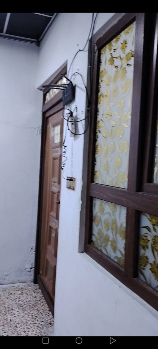 البيت للبيع رأس الجاده خالف بطاقة الخضره سند طابو ٣غرف نوم المساحه ٧٠ متر الاستفسار وتساب  *********** ***********
