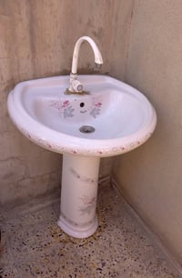 مغسلة للبيع كامله  سعر 15 الف. 07705438830