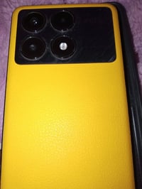 عندي تلفون بوكو مراوس بدراجه حسب القناعه. وهذا واتساب 07782717002