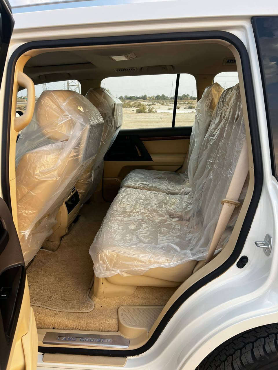 سلام لاندكروز للبيع لاندكروز موديل 17 فول مواصفات السعر خمس شدات وبيه مجال رقم موبايل ***********
