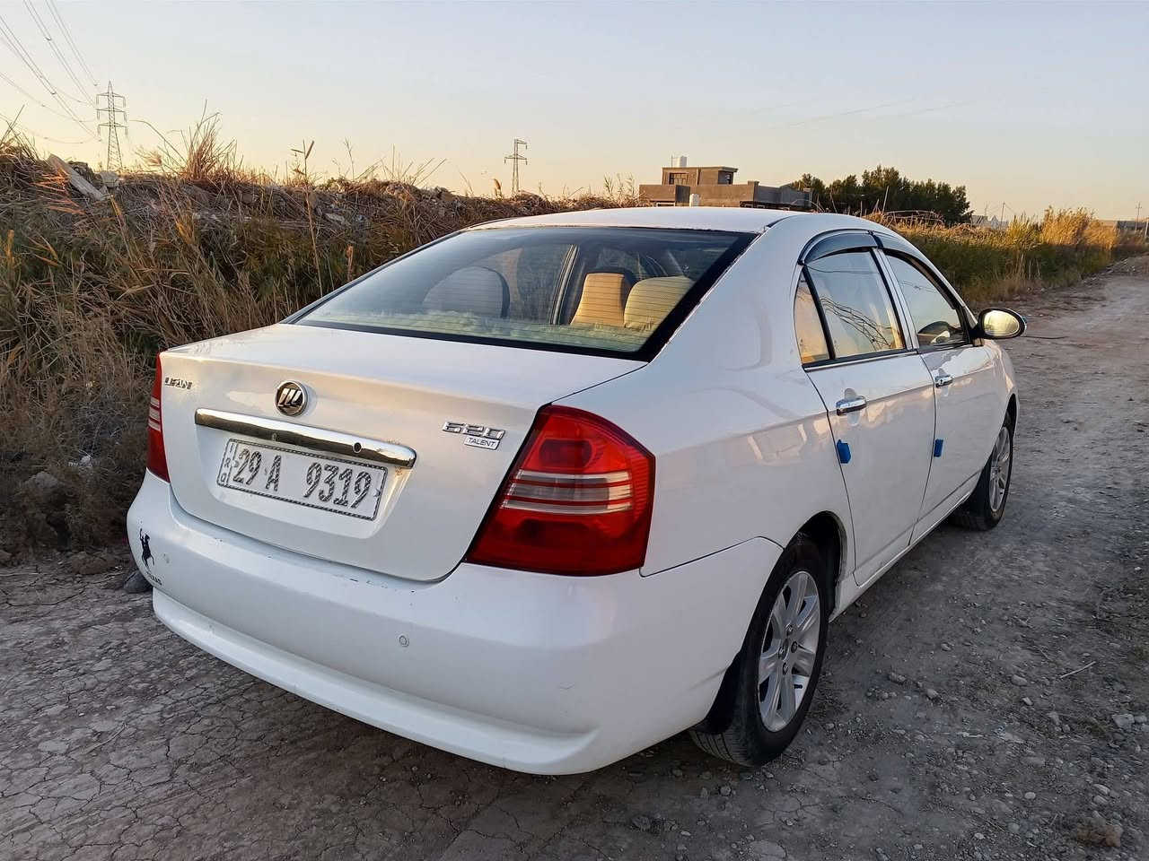 سلام عليكم سياره للبيع ليفان 620 موديل 2013
رقم واسط دولي سنويه جديده 2030 هزه جديده
 تحويل ثاني يوم كير ومحرك كورلاه خير من الله 
تخم تاير صدر جديد كلشي بيه شغال تبريد ثلج 
كهربائيات كله شغاله سياره جديده مال جناي
بلاديه ماعده رش الهلالات الخلفية مواصفات فتحه شاشه 
المكان واسط العزيزية السعر 48 بيع مستعجل 
***********
***********
