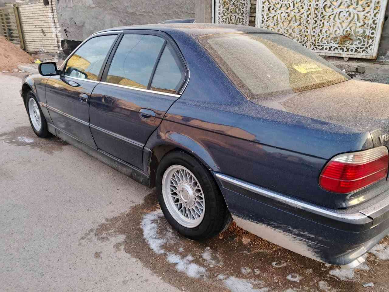 للبيع بي ام كاسح موديل ١٩٩٥ حجم ٧٤٠ 
محرك وكير بلاديات جدد وارد يابان شادهم 
تبريد شغال ثلج منضومه بل كامل مبدله 
كهربائيات كلها شغاله ما بيها اي جطلات بلادي
مصبوغه عام بدون حادث ما بيها اي ضرر او خياس 
سياره فول مواصفات للخير كلشي بيها شغال وبلادي 
السعر ٦٠ ورقه وبي مجال للشراي العنوان بغداد حي الخضراء 
*********** للستفسار اتصل بغداد, العراق
