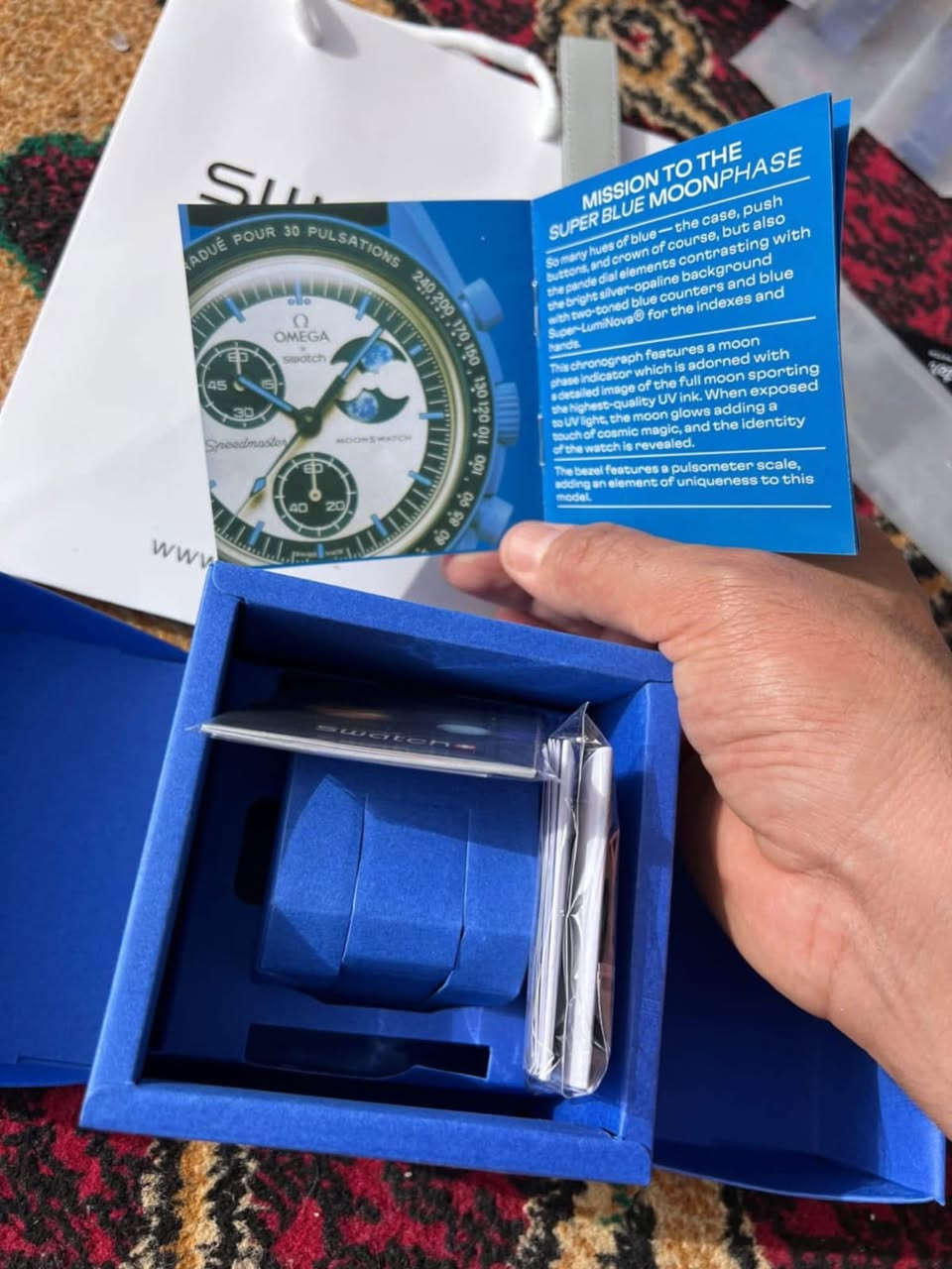 ساعة من ماركة اومكا Omega x Swatch MoonSwatch وارد اوربي

تحفة فنية

تصميم مستوحى من سطح القمر والأرض

مكينة كوارتز ناعمة ستوبوج (جميع السناتر شغاله)

المينا رمادية محببة تعكس شكل التضاريس القمرية

فول لامينوس ارقام واميال

مؤشر مراحل الأرض شغال يظهر الأرض بألوان خاصة والمحيطات تتوهج تحت ضوء UV

مؤشر مراحل القمر شغال 

هيكل من مادة Bioceramic (خليط بين السيراميك والبلاستيك الحيوي)

 سير قماش VELCRO مختم

زجاج معدني مقبب ضد الخدش

مقاومة ماء وغبار 

السعر 35الف  مع توصيل


**إذا كنت صاحب هذا الإعلان وتريد حذفه لأي سبب، رجاءا أرسل رسالة إلى الدعم الفني**