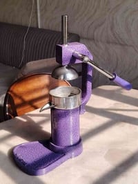 معصارة رمان وبرتقال مستعملة قليل بحالة جيدة فقط بيها كسر باليدة مالتها...