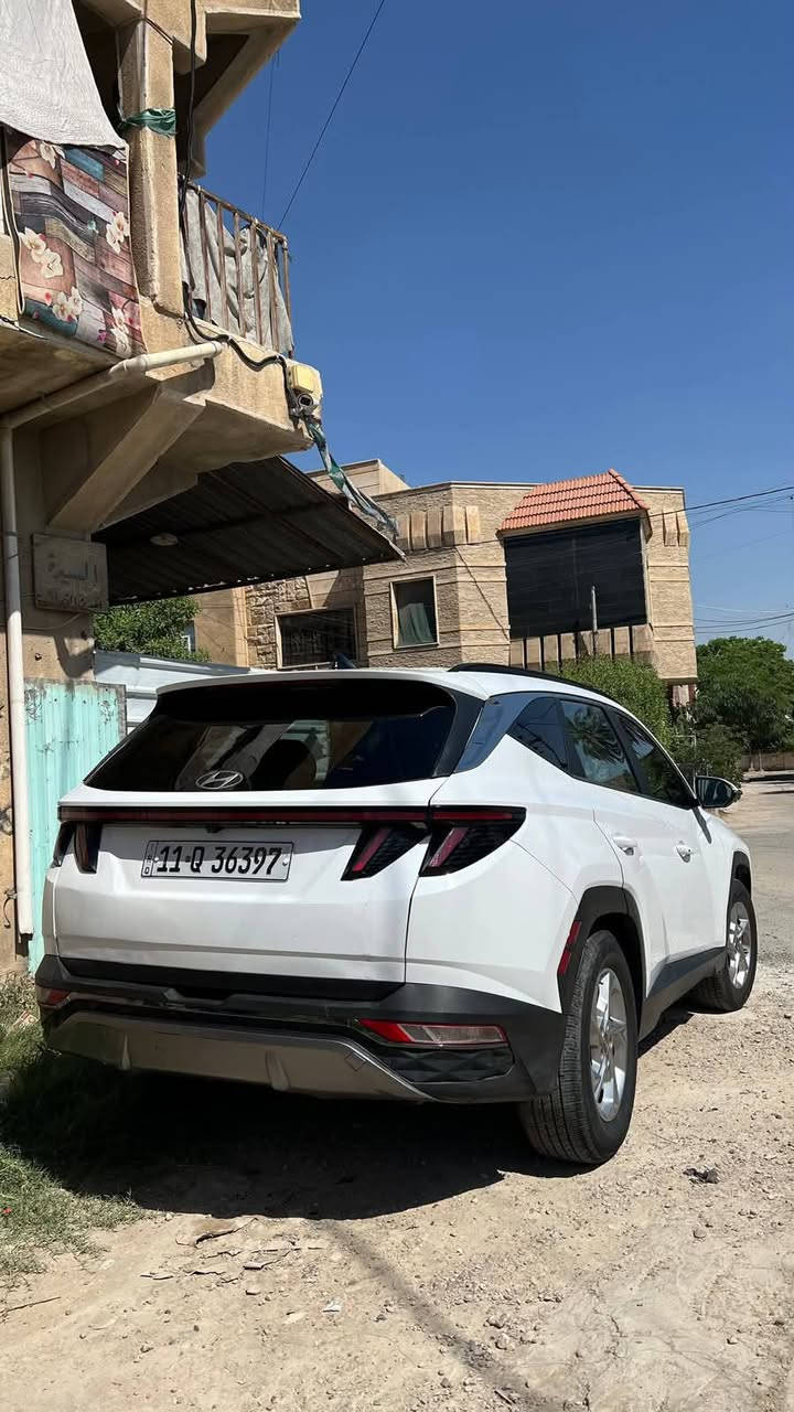توسان وارد امريكي ٢٠٢٢
السيارة فول مواصفات 
عدا الفتحة
رقم بغداد سنوية باسمي تحويل ثاني يوم
ماشيه ٤٧ ميل فقط 
حادث مالتها موضح بالصور 
السيارة كلها ليبل واحد 
جميع الايرباكات سليمة 
محرك ٢٥٠٠ gdi 
كير atm
أربع وضعيات قياده 
تبريد قطعتين 
بصمه تشغيل 
وبصمه أبواب 
تشغيل عن بعد 
رادار جانبي 
تحديد مسار 
توقف ذاتي 
سياره نظيفه بمعنى الكلمة 
شرط الفحص باي مكان 
‎*********** رقمي للاتصال 
السعر 205 وبيها مجال للشراي
