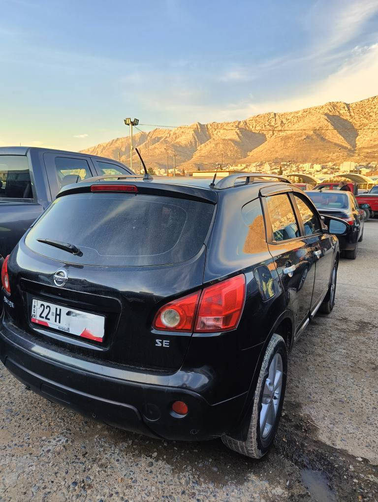 نیسان قاشقای 2010 سێ چارچە بێ ناوگرتن 
سعر تەنها 75 ورقە 4 ورقەش غرامە 
سیارەکە گێر و مکینەی کرولای بو بەستراوە 
لە تحویل غرامە برانەوە بەشەرت لە دهوکم 
واتساب کورک *********** دهوك, العراق
