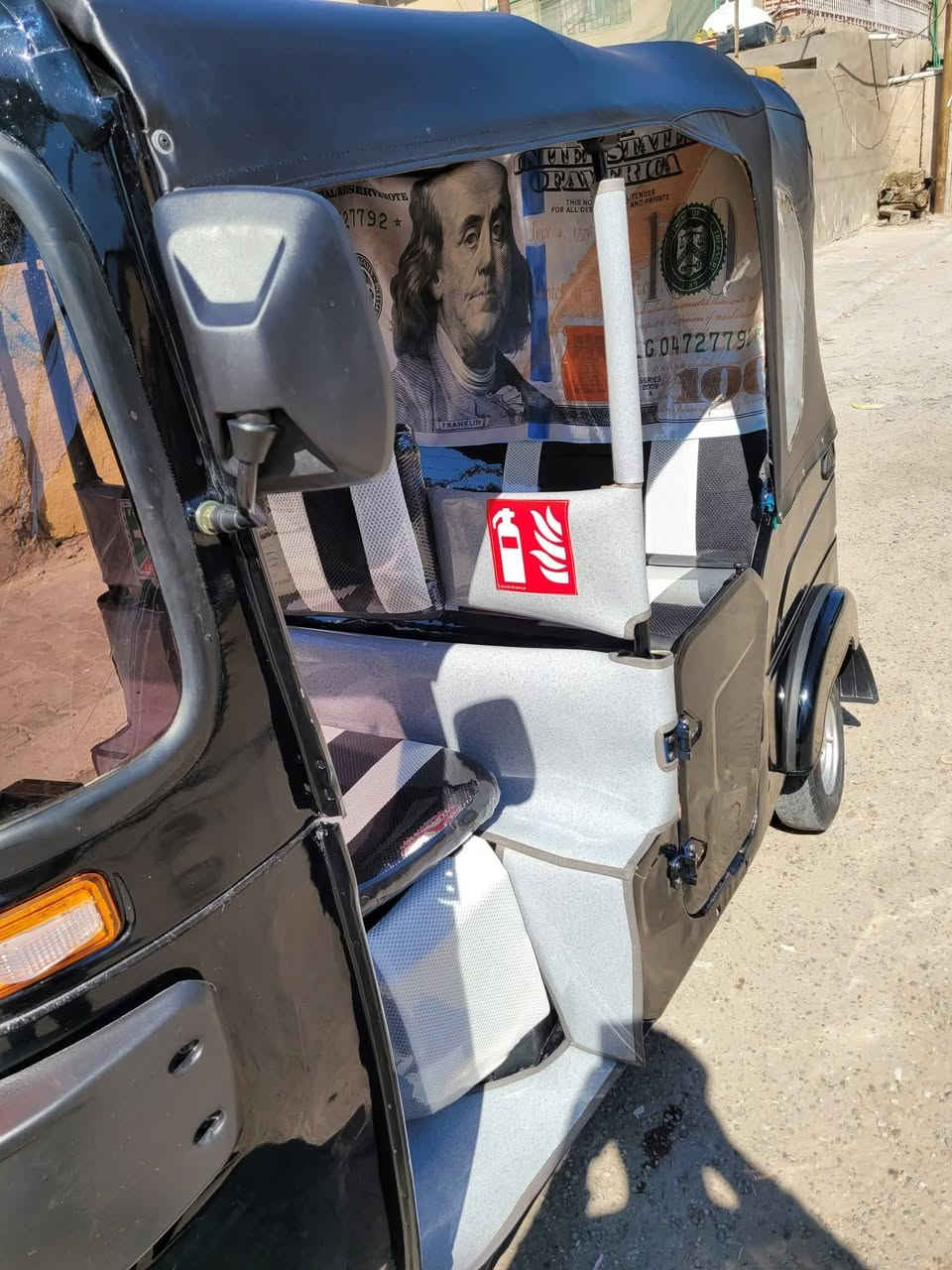 سلام عليكم البيع تك تك موديل ١٧ محتثه ٢٢ بكامل كهربايات كله شغاله تخم تاير دوشمه تكتك وراق شرط ترقيم السعر خاص ستفسار ***********
