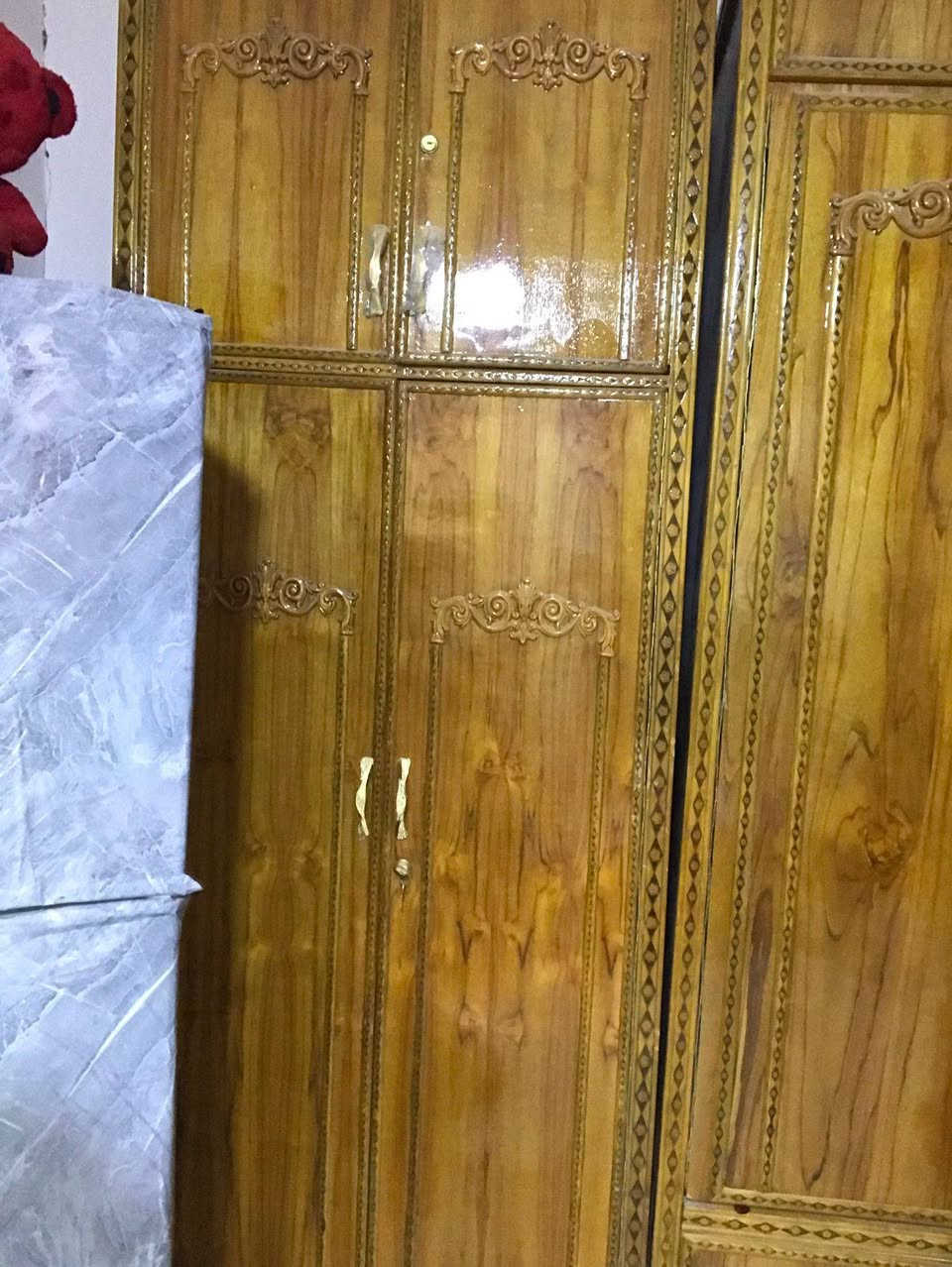 غرفه للبيع نضيفه شخط مابيه صالي فتره من اشتريته سعر ٧٥٠ وبيه مجال بسيط للحجز رقم واتساب ***********
