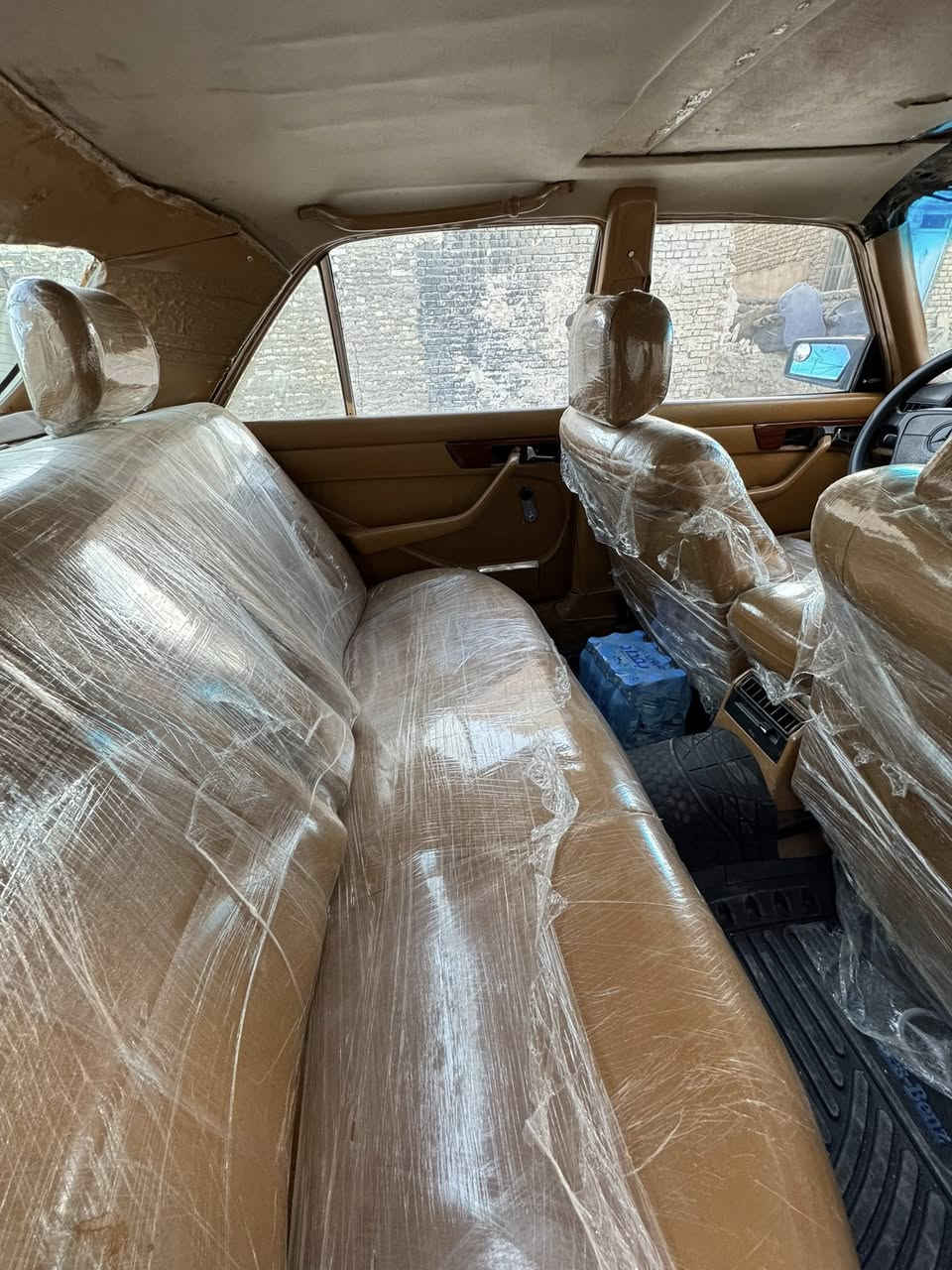 سلام عليكم ورحمة الله وبركاته ماسيدس بنز مديل 1988 غرفه جلد جام كهربائي مكينه او كير بلاديات قواعد دبل سلايمات السعر 55$ او بيهه مجال *********** مكاني نجف مناذره
