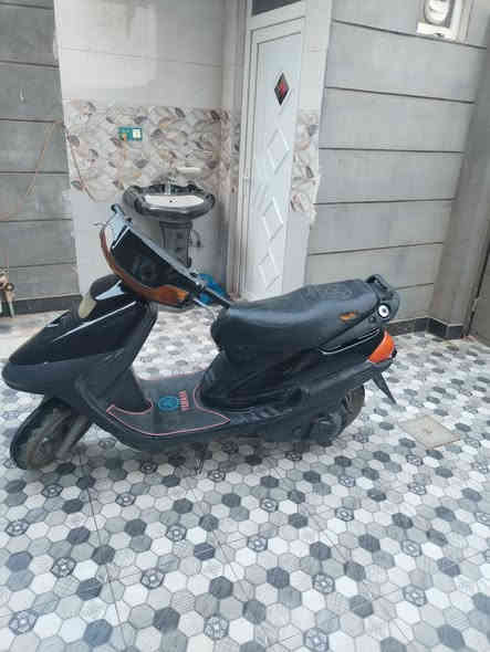 سلام عليكم دراجه البيع فراشه كامله مكمله المكان الخالص مابيه نقص بس باتري السعر ٤٠٠ وبيه مجال رقم الهاتف ***********  ***********
