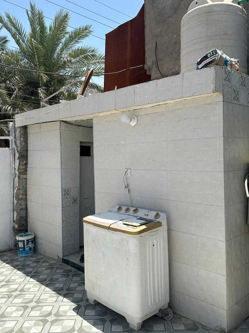 #للبيع #للبيع
مشتمل 🏠 للبيع المساحة 100 متر مسحوب عليه مبادرة
🏵️🏵️🏵️ التسديد على البائع
الموقع / حي ابو سديرة قرب مدرسة النجاة 
الواجهيا 5متر
النزال 20
التفاصيل/ استقبال /ومطبخ / وغرفه نوم /صحيات
الخدمات كامله تبليط وكهرباء خطين
السعر /خاص
                         🏵️🏵️🏵️🏵️🏵️
للأستفسار أكثر اتصل على الرقم او مراجعة مكتب عقارات ركن الساعة في حي ابو سديرة خلف مدرسة النجاة
***********
#المحامي مرتضى جاسم التميمي
