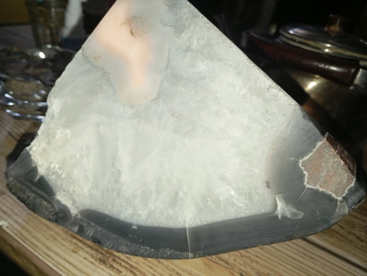 سلام عليكم 
عندي هذا الحجر للبيع عقيق وكوارتز وحبيبات كريستال


**إذا كنت صاحب هذا الإعلان وتريد حذفه لأي سبب، رجاءا أرسل رسالة إلى الدعم الفني**