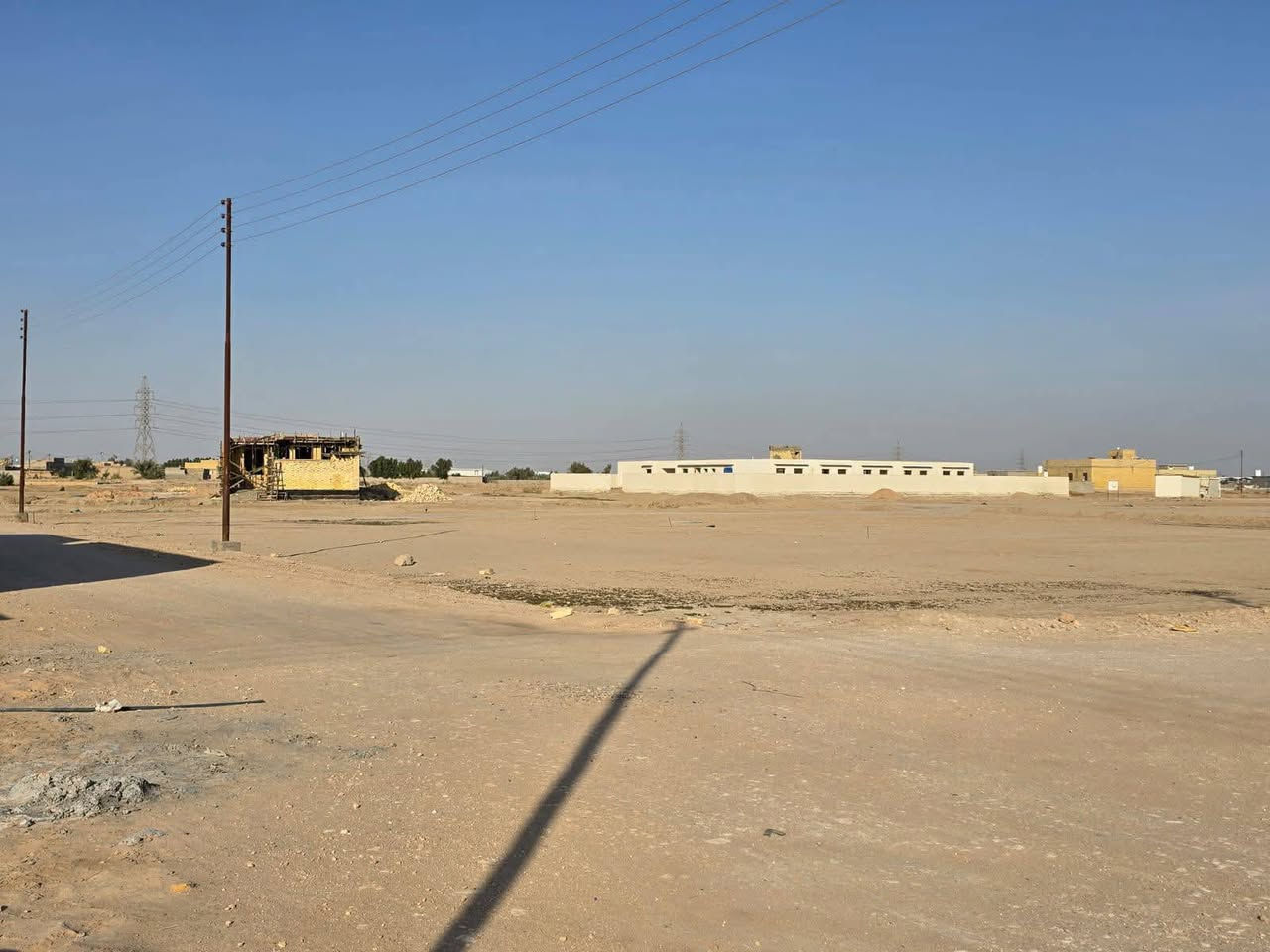 سلام عليكم قطعه للبيع الناصريه الخميسات قرب شركه النفط مساحه 400 نزال 20 شوارع سبيس كهرباء حديثه مدرسه قريبه ***********
