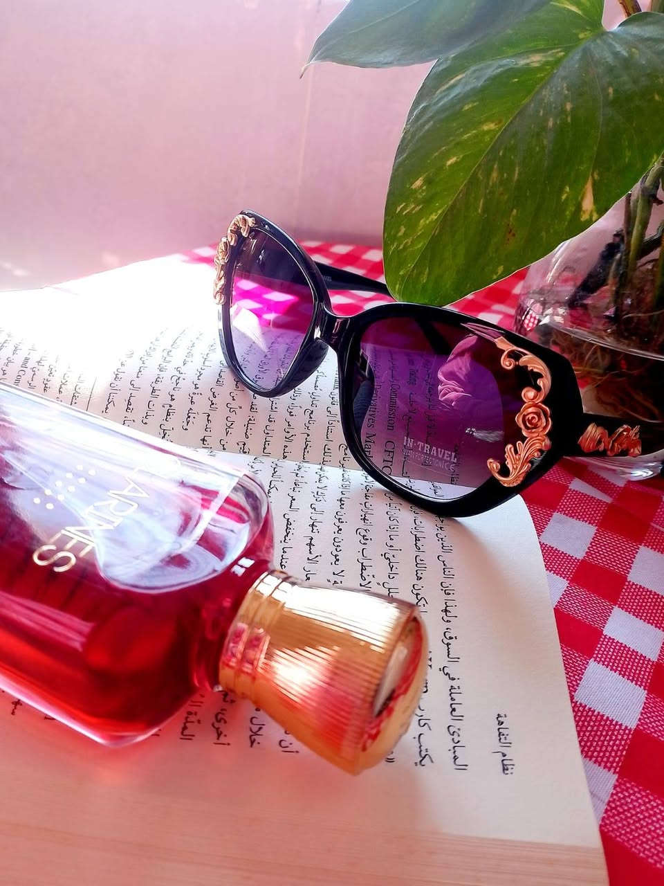 بمناسبة اقتراب عيد الفطر المبارك 
توفر حديثا في عيادة  الزاب الطبية لفحص البصر 
نظارات شمسية طبية تجمع بين الأناقة والحماية في آنٍ واحد
 لتمنحكم رؤية واضحة ومريحة مع مظهرٍ أنيق يليق بكم في كل وقت.
 عدساتها الطبية مصممة بدقة حيث تحتوي على:
• درع الـ UV400: حماية كاملة بنسبة 100% من أشعة الشمس الضارة التي تسبب الإجهاد والتجاعيد حول العين.

• تقنية "البلوكات" الذكية: عدسات متطورة تكسر حدة الضوء وتمنع الوهج المزعج، لراحة بصرية لا مثيل لها.

• تصميم أيقوني: إطارات عصرية تناسب ملامحكِ وتمنحكِ "كاريزما" فورية بمجرد ارتدائها.
• خفة الوزن: لن تشعري بوجودها، لكن الجميع سيلاحظ جمالها عليكِ
عنوان العيادة 
الزاب _مجمع الزاب الطبي _ الطابق الثاني _ مجاور انباري الزاب

الأسعار
5000
10000
150000


**إذا كنت صاحب هذا الإعلان وتريد حذفه لأي سبب، رجاءا أرسل رسالة إلى الدعم الفني**